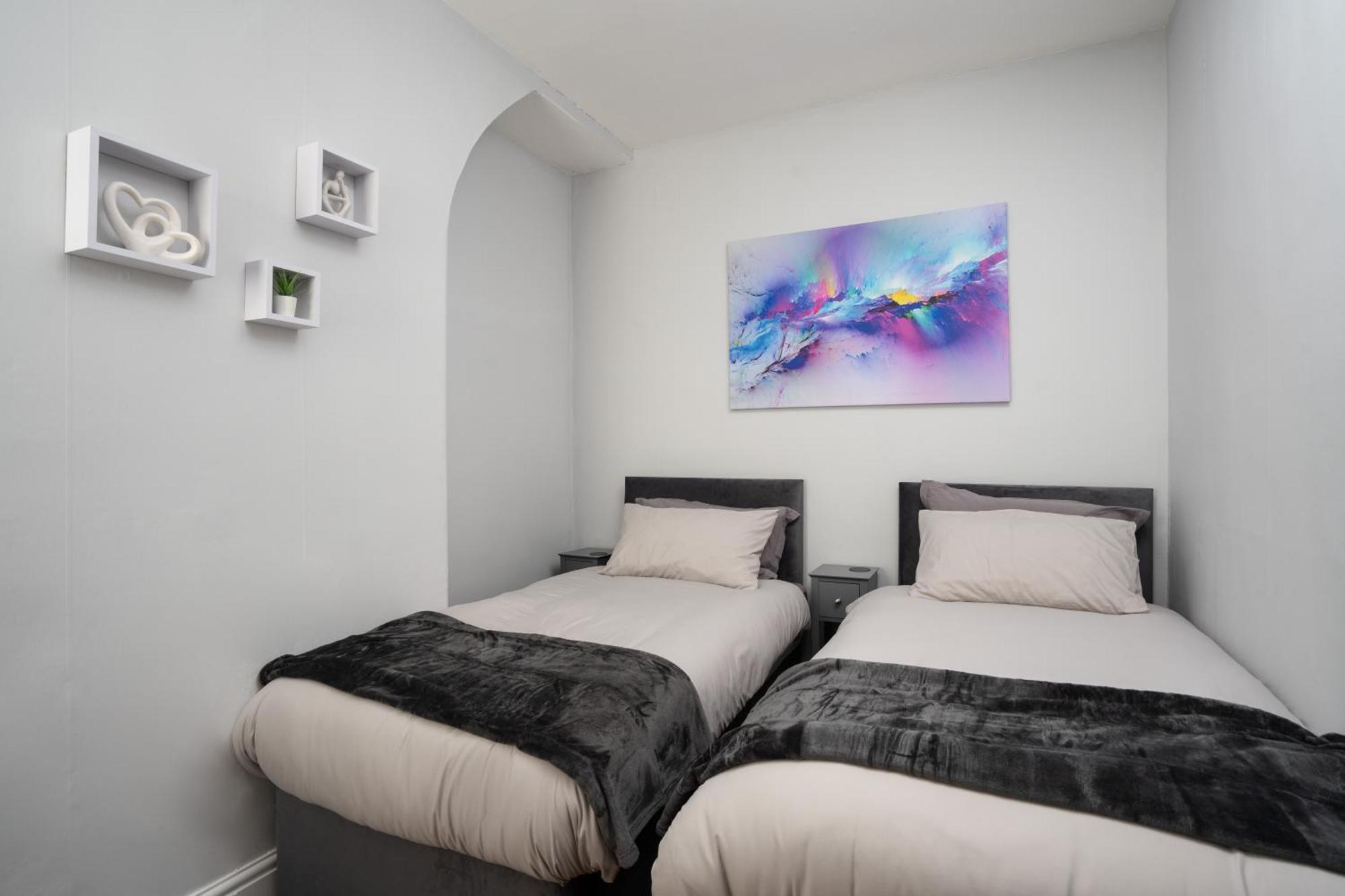 Swiss Haven - Spacious 3 Bedroom House Liverpool Exterior photo